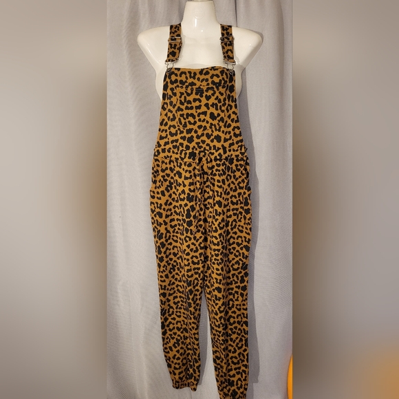 Leopard Print Pants - Picture 2 of 6